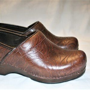 Dansko XP Brown Tooled Leather Clogs    Size 38 Eur. / 7.5 - 8 US